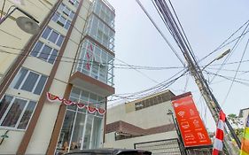 Reddoorz Near Hayam Wuruk Plaza